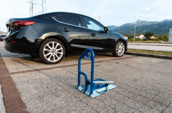 Барьер парковочный автономный автоматический управление смартфоном.