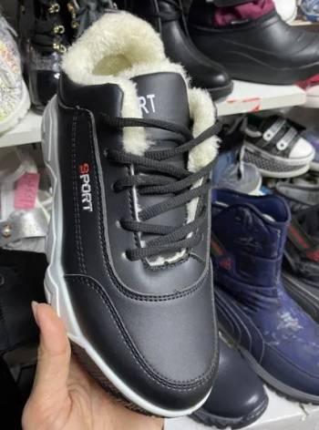 Кросівки зимові для дівчат