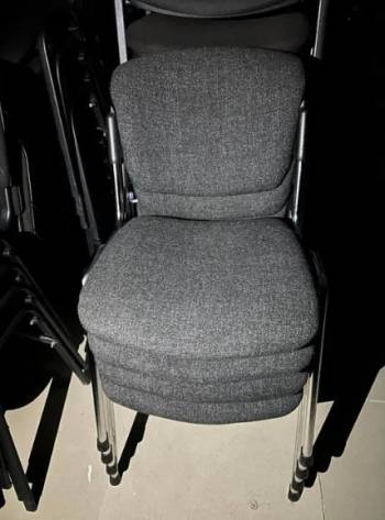 РОЗПРОДАЖ офісу стільці монітори дошки маркерні крісла столи