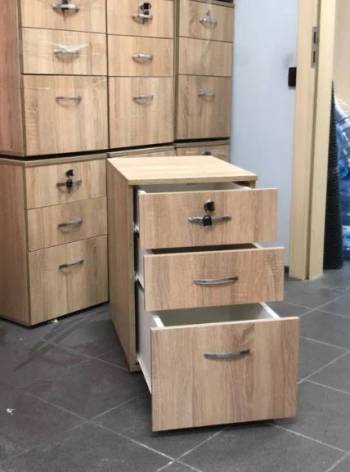 РОЗПРОДАЖ Столи тумби крісла стільці письмові комп’ютерні