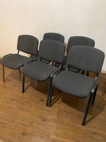 РОЗПРОДАЖ крісла стільці комоди столи комп’ютери монітори фліпчарт