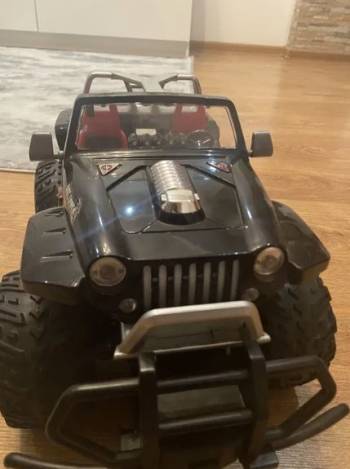 Велика машина джип