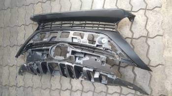 53101-47040 Toyota prius рëшетка радиатора