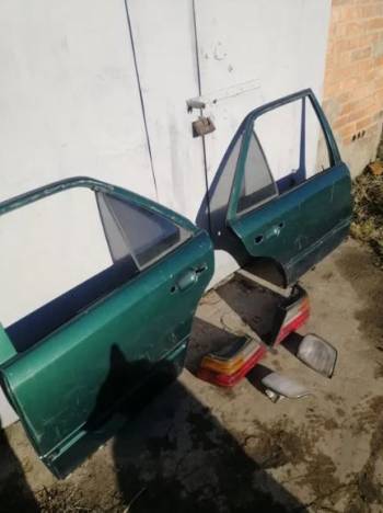 Двері,задні фонарі, поворотники мерседес 124