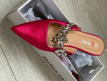 Жіночі мюлі