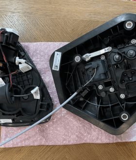 Tesla Model 3 • Порт зарядки CCS2 • Лючок зарядного порта