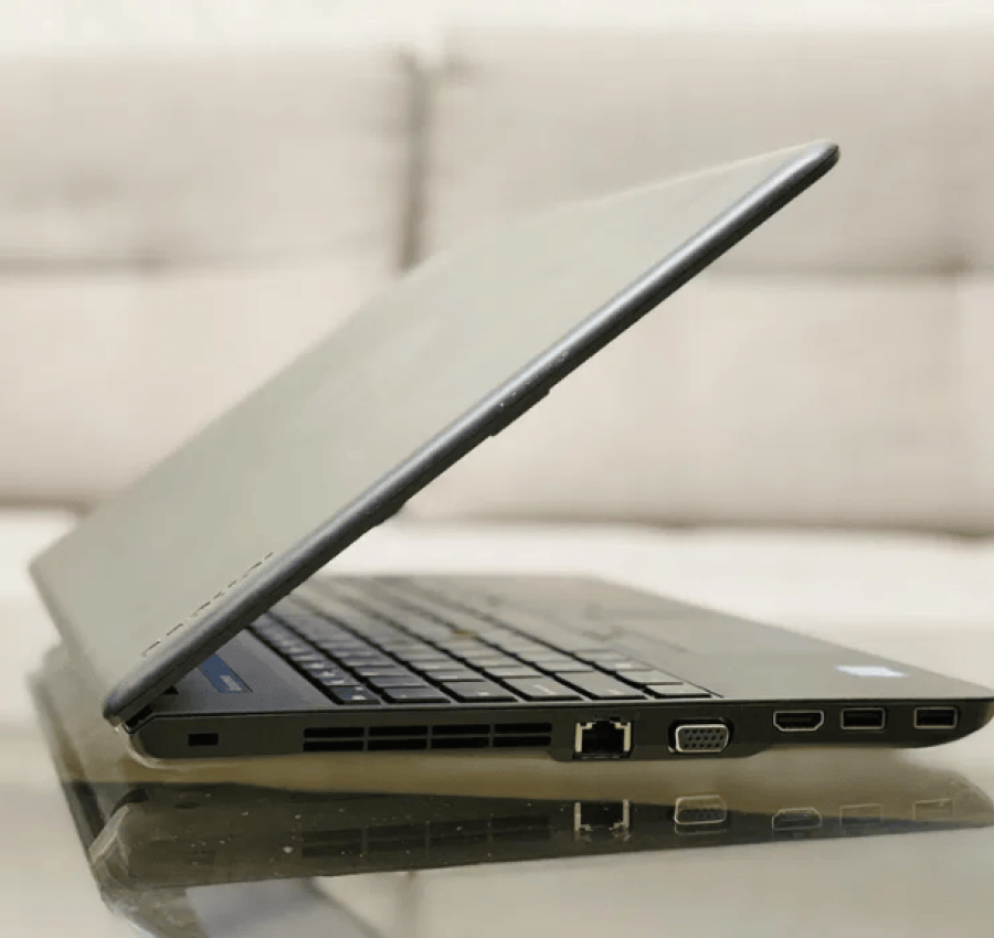 Lenovo Thinkpad E560 i5-6200U2.8 GHz8 ГБSSD 240HD Graphics 520 3