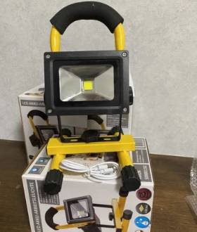 Прожектор - аккумуляторный, лед лампа ( Германия)
