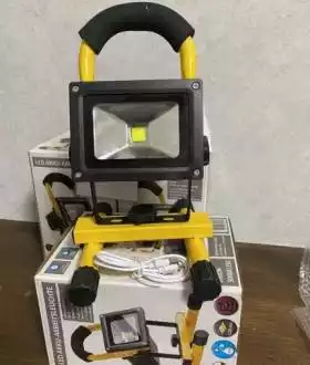 Прожектор - аккумуляторный, лед лампа ( Германия)