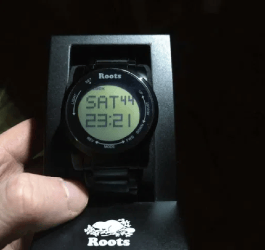 Мужские часы Roots Канада кварцевые продажа или обмен