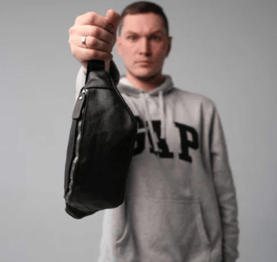 Мужская кожаная бананка поясная  на пояс  через плечо 010