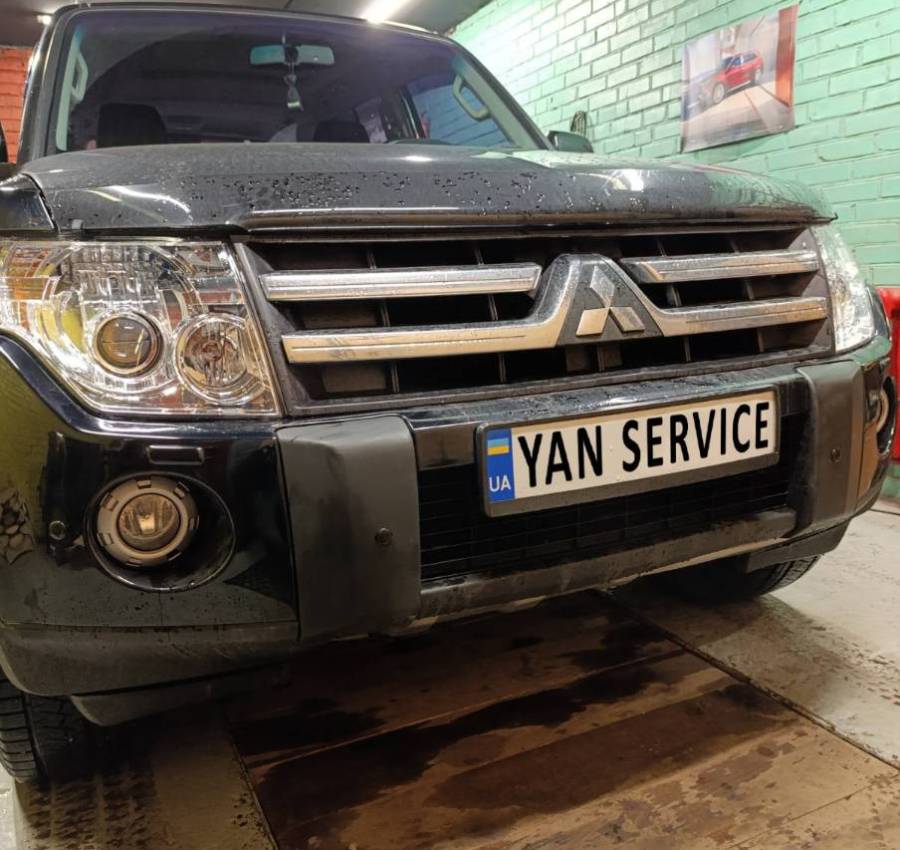 Установка парктроников на Позняках. Левый берег Киев (6)