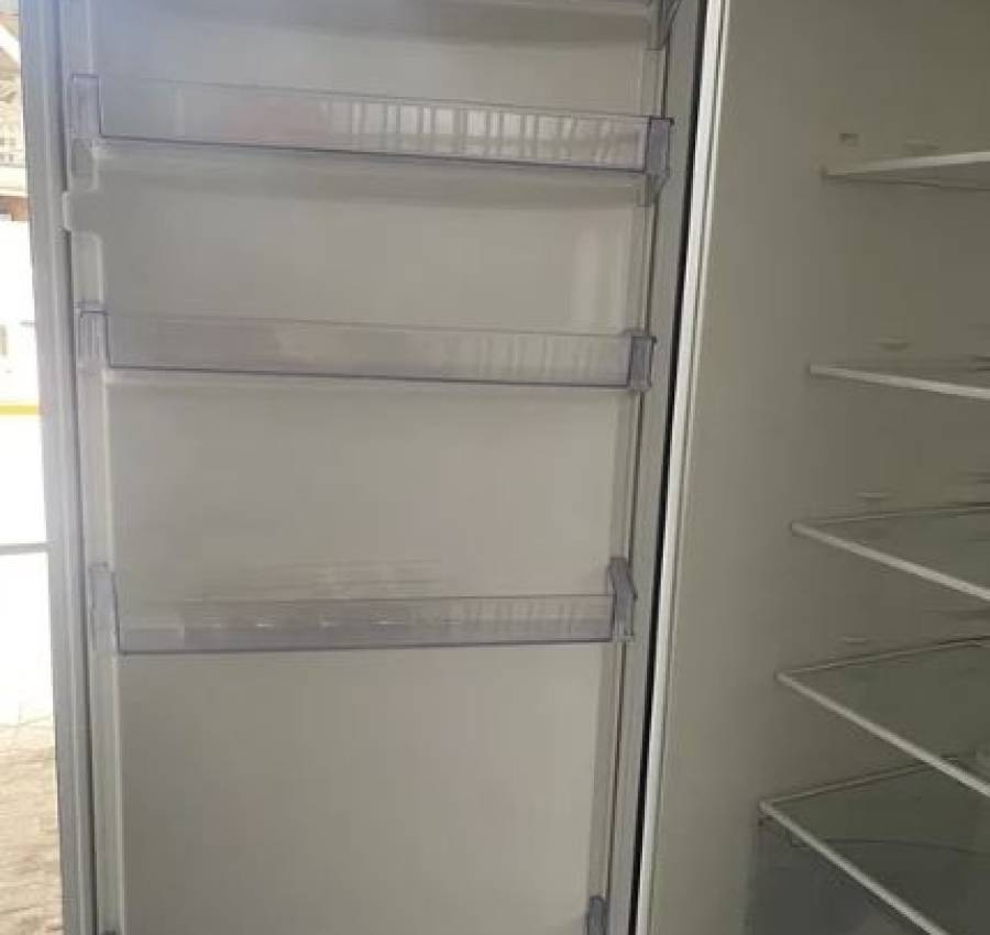 Вмонтований холодильник Бу 7