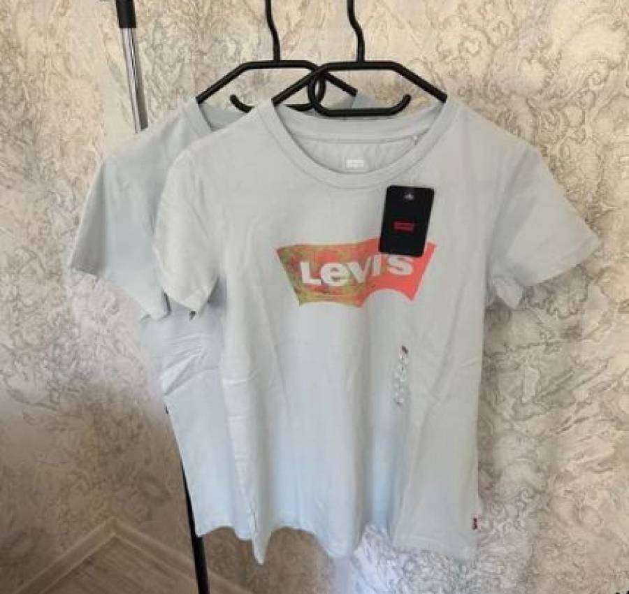 Женская Футболка Levi’s