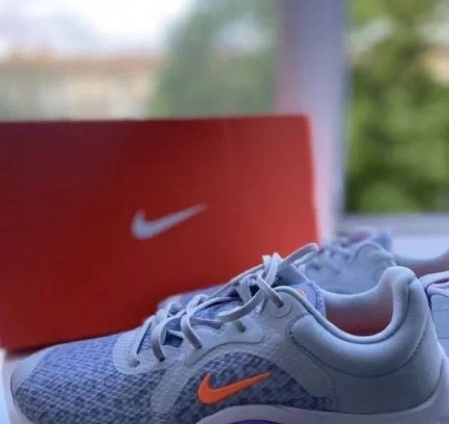 Кроссовки Nike