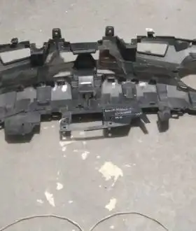 620366815R Каркас бампера Renault Fluence (2013-2017)