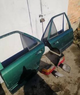 Двері,задні фонарі, поворотники мерседес 124