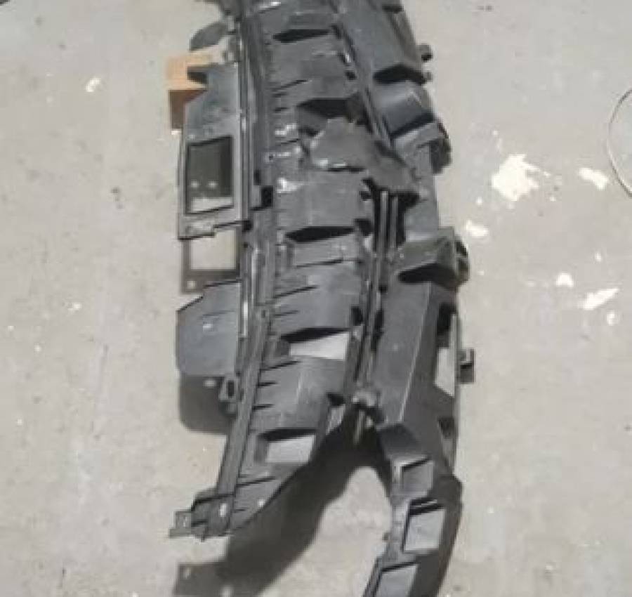 620366815R Каркас бампера Renault Fluence (2013-2017