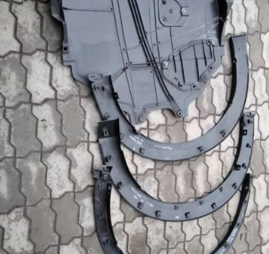 Мазда НАКЛАДКА Крыла 3