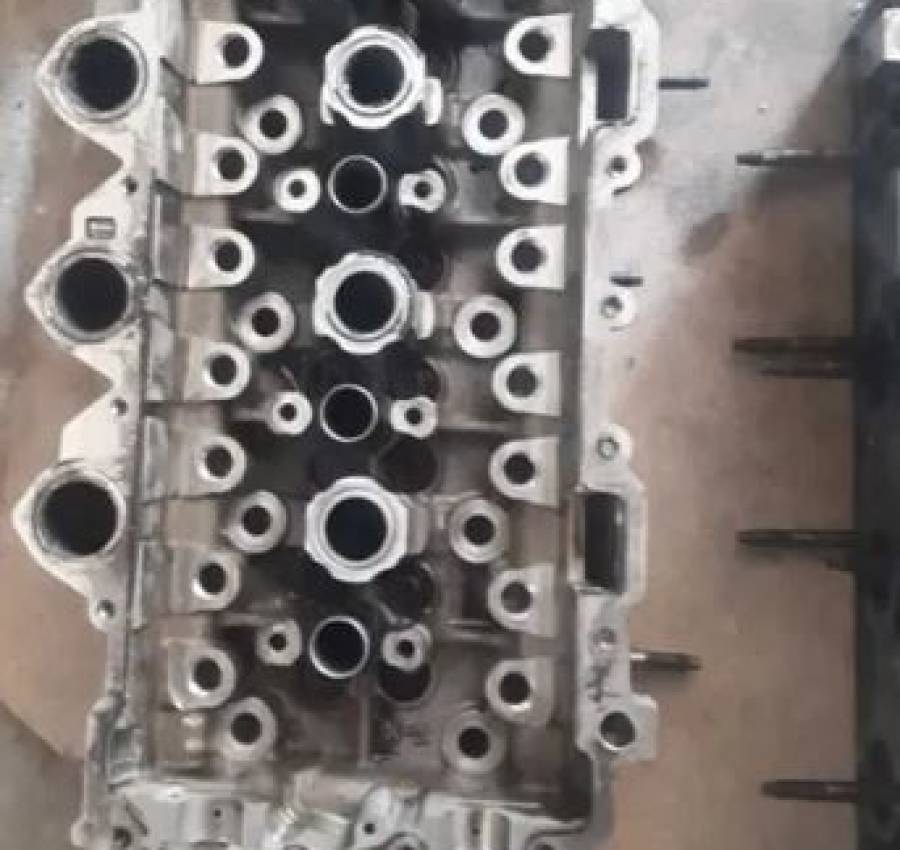 Продам ГБЦ 1.6HDI DV6TED4