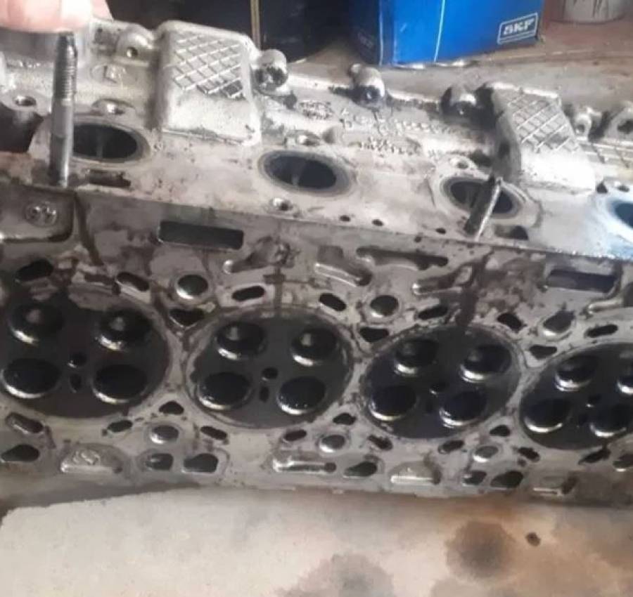 Продам ГБЦ 1.6HDI DV6TED4 2