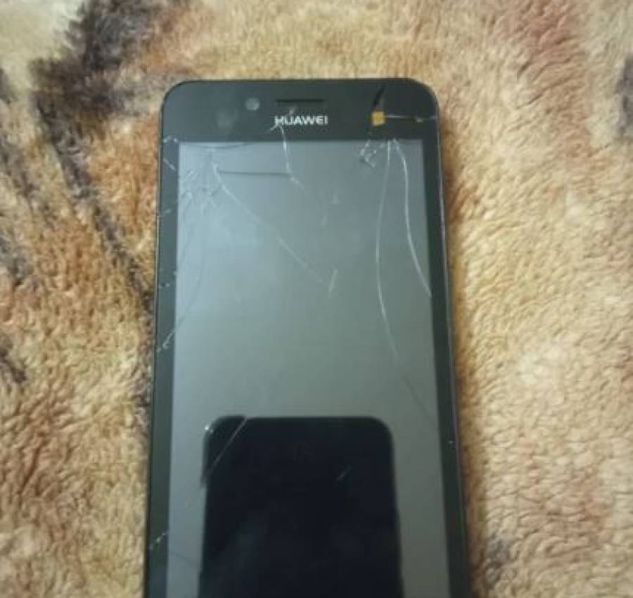Продам телефон хуавей 3