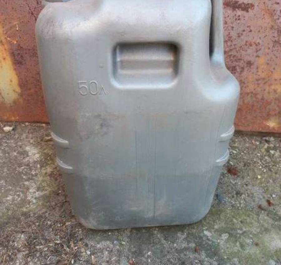 Канистры пластиковые 50л