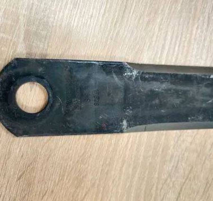 Нож измельчителя CLAAS (січькарні) 5538601 (7368720) с напайкой