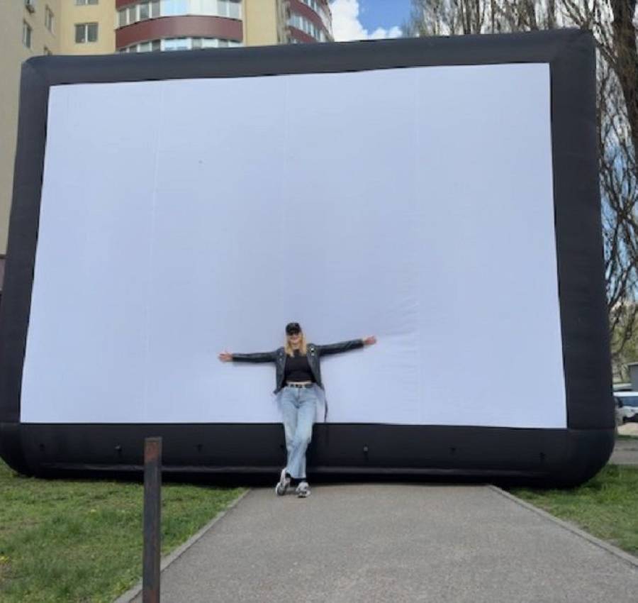 Ekran_naduvnoj_dlya_ulichnogo_kinoteatra_1