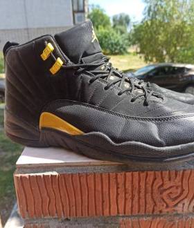 Оригінальні кросівки Jordan 12 retro black tax